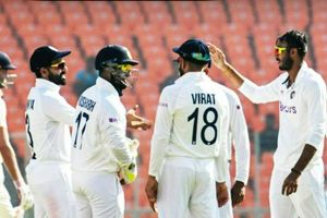 Ahmedabad Test: లంచ్ బ్రేక్.. ఇంగ్లండ్ 74/3!!