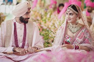 ఓ ఇంటివాడైన జస్‌ప్రీత్ బుమ్రా.. పెళ్లి ఫొటోలు షేర్ చేసిన యార్కర్ల కింగ్!