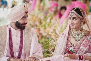 సంజనా లవ్ యార్కర్‌కు బుమ్రా బౌల్డ్.. వెల్లువెత్తిన విషెస్!