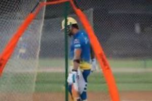 IPL 2021: సిక్సర్లతో చెలరేగిన ధోనీ..!(వీడియో)