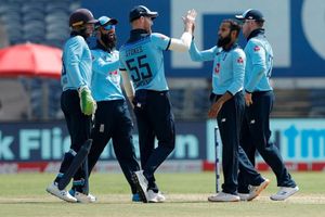 India vs England: చెలరేగుతున్న ఇంగ్లండ్ స్పిన్నర్లు.. కష్టాల్లో భారత్!