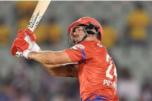 చెలరేగిన కెవిన్ పీటర్సన్..‌ 18 బంతుల్లోనే రికార్డు హాఫ్ సెంచరీ!!