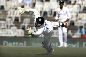 India vs England: బెయిల్‌ దాచేసిన రిషబ్‌ పంత్‌.. వెతికిన అంపైర్, ఆటగాళ్లు! చివరకు!