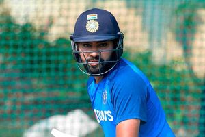 India vs England: రోహిత్ శర్మ ఇన్.. సూర్యకుమార్ యాదవ్ ఔట్.. భారత్‌దే బ్యాటింగ్!