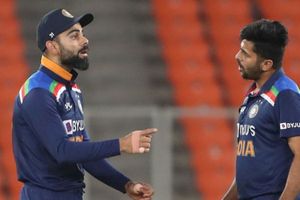 శార్ధూల్ ఠాకూర్‌ను తిట్టిన కోహ్లీ.. ఆలస్యంగా వెలుగులోకి వీడియో!