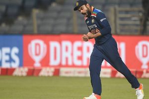 India vs England: విరాట్ కోహ్లీ అరుదైన ఘనత.. ధోనీ, అజహరుద్దీన్‌ తర్వాత!!