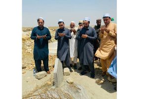 అన్నీ నేర్పించింది గానీ: తల్లి లేకుండా తొలి రంజాన్: సన్‌రైజర్స్ బౌలర్ రషీద్ ఖాన్ ఎమోషనల్