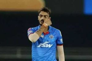 IPL 2021 ముంగిట ఢిల్లీ క్యాపిటల్స్‌కు గట్టి షాక్.. స్టార్ ప్లేయర్‌కు కరోనా!