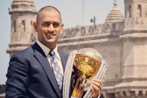 ప్రపంచకప్ గెలిచిన ఆనందంలో ఉన్న మేం.. ధోనీ గుండును చూసి షాకయ్యాం!