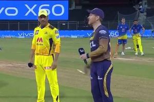 KKR vs CSK: టాస్ గెలిచి ఫీల్డింగ్ ఎంచుకున్న కోల్‌కతా.. నరైన్ ఆగయా! బ్రేవో, హర్భజన్‌ అవుట్!