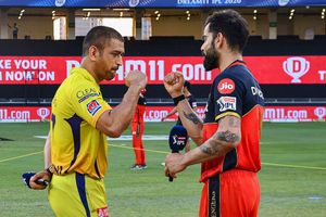 CSK vs RCB: ఇరు జట్లలో రెండేసి మార్పులు.. ధోనీసేనదే బ్యాటింగ్