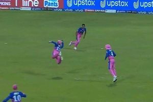 సంజూ శాంసన్ స్టన్నింగ్ క్యాచ్.. చూస్తే వావ్ అంటూ నోరెళ్లబెట్టాల్సిందే (వీడియో)!