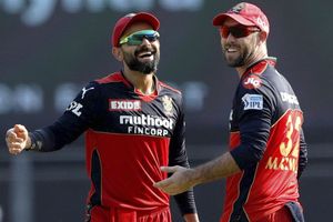 CSK vs RCB: విరాట్ కోహ్లీకి భారీ జరిమానా.. అంతా రవీంద్ర జడేజానే చేశాడు!!