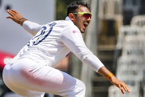 ఏ ఒక్కడిపైనో టీమిండియా ఆధారపడదు.. కోహ్లీ లేకున్నా కుర్రాళ్లు అదరగొట్టారు: అక్షర్ పటేల్