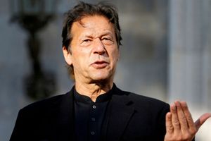 పాక్ ప్రధాని‌తో బాలీవుడ్ హీరోయిన్ లవ్ ఎఫైర్.. ఆఖరి క్షణంలో ఆగిపోయిన పెళ్లి!