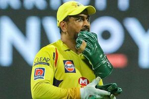 కీలక సమయాల్లో చేసిన తప్పిదాలే మా కొంపముంచాయి: ధోనీ