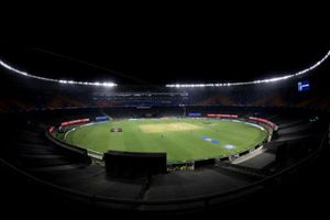 IPL 2021: ఢిల్లీ మైదాన సిబ్బందికి కరోనా.. హైదరాబాద్ vs ముంబై మ్యాచుపై సందిగ్ధం!!