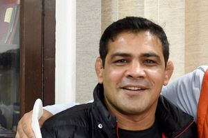 మర్డర్ కేసులో భారత స్టార్ రెజ్లర్ సుశీల్ కుమార్.. పోలీసుల గాలింపు!