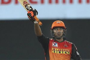 Vijay Shankar నువ్వు కచ్చితంగా 3D ప్లేయరే.. కానీ బ్యాటింగ్, బౌలింగ్, ఫీల్డింగ్ చేతకాదు!