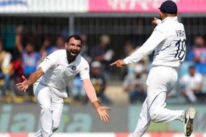 వికెట్ నీదా.. నాదా కోహ్లీ? అన్ని సెలెబ్రేషన్స్ నువ్వే చేశాక.. ఇక నేనేం చేసుకోను!