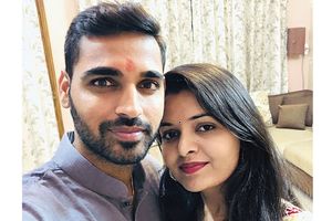 భువిని వెంటాడుతోన్న దురదృష్టం: అతనితోపాటు భార్య, తల్లికీ పాజిటివ్: ఇటీవలే తండ్రి మృతి