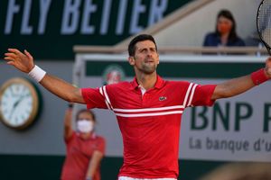 French Open 2021: వ్యూహాలు చెబుతూ.. జకోవిచ్‌కే కోచింగ్‌ ఇచ్చిన కుర్రాడు!!