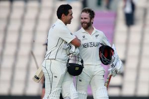 టేలర్‌ విన్నింగ్‌ షాట్‌.. న్యూజిలాండ్‌ డ్రస్సింగ్‌ రూమ్‌లో సంబరాలు! హత్తుకొంటూ.. గెంతులు వేస్తూ (వీడియో)!