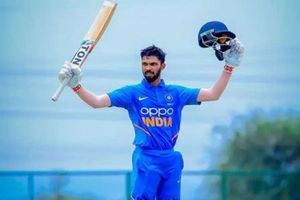 'క్రికెట్‌ ఆడటం మొదలు పెట్టినప్పట్నుంచి.. మొత్తం ప్రయాణం కళ్లముందు గిర్రున తిరిగింది'