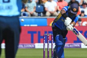 England vs Sri Lanka: పాపం శ్రీలంక.. జట్టులో ఇద్దరే బ్యాట్స్‌మెన్‌.. కొంపముంచిన సీనియర్స్!