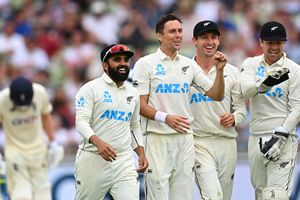 Eng vs NZ: చెలరేగిన బౌల్ట్.. ఆదుకున్న లారెన్స్!