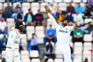 WTC FINAL 2021:టీ బ్రేక్..నిలకడగా ఆడుతున్న కివీస్!వికెట్ల కోసం ఎదురు చూస్తున్న భారత్‌!