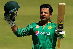 కారును పంపించి మరి ద్రవిడ్‌ నాతో మాట్లాడాడు..అతని స్థానంలోనే నాకు ఆడే అవకాశం వచ్చింది:పాక్ మాజీ క్రికెటర్‌