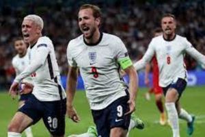 Euro cup 2020: 55 ఏళ్ల తర్వాత ఫైనల్‌కు ఇంగ్లండ్.. ఇటలీతో టైటిల్ ఫైట్!!