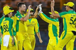 WI vs AUS 3rd ODI: రెచ్చిపోయిన ఆసీస్..సొంతగడ్డపై విండీస్ వీరులకు పరాభవం