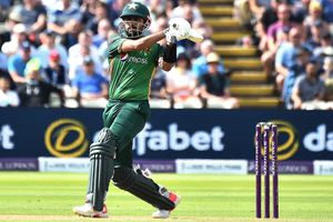 Babar Azam గొప్ప బ్యాట్స్‌మన్ కానీ గొప్ప కెప్టెన్ కాదు.. మార్చేయాలి లేకుంటే పాక్ మరో కెన్యా అవుతోంది!