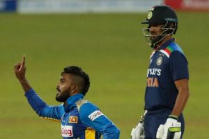 IND vs SL: చెలరేగిన స్పిన్నర్లు.. చేతులెత్తేసిన గబ్బర్ సేన.. లంక ముందు స్వల్ప లక్ష్యం!