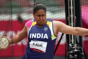 Kamalpreet Kaur: పతకానికి దగ్గరగా: ఫైనల్స్‌లో గ్రాండ్ ఎంట్రీ