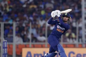 శ్రీలంక బౌలర్లతో ఇషాన్ కిషన్ చెడుగుడు..అరంగేట్రంలోనే హాఫ్ సెంచరీ! కృనాల్ తర్వాత అరుదైన రికార్డు!