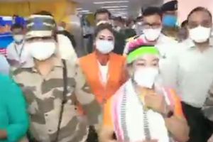 Mirabai Chanu:స్వదేశం చేరుకున్న మీరాబాయి చాను.. విమానాశ్రయంలో గ్రాండ్ వెల్క‌మ్‌!!