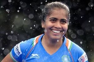 Neha Goyal: సైకిల్ ఫ్యాక్టరీలో బాల్యం.. రెక్కాడితే డొక్కాడని పేదరికం.. పూట భోజన కోసం హాకీ ప్లేయర్‌గా.!