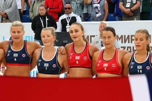 బికినీలు వేసుకోలేద‌ని.. ఆ జట్టుకు భారీ జ‌రిమానా! ఇదెక్కడి విచిత్రమండి!