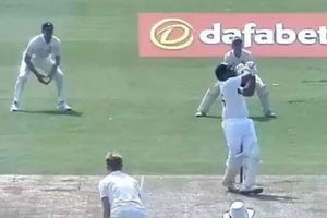 IND vs CSXI: సింగిల్ డిజిట్‌కే రోహిత్ శర్మ ఔట్.. వడాపావ్ మింగుపో అంటూ ఫ్యాన్స్ ఫైర్!