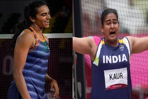 Tokyo 2020: ముగిసిన సింధు స్వర్ణ పోరాటం.. ఆశలు రేపిన కమల్ ప్రీత్, భారత మహిళల హాకీ టీమ్!