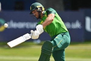 South Africa vs Ireland: డికాక్, మలాన్‌ల సెంచరీల మోత.. పసికూన ముందు భారీ టార్గెట్!