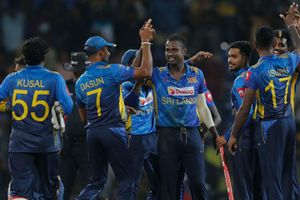 India vs Sri Lanka: శ్రీలంక జట్టులో మరొకరికి కరోనా.. వన్డే సిరీస్‌పై నీలి నీడలు!