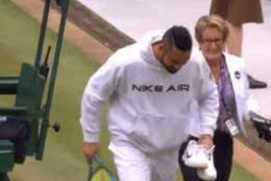 Wimbledon 2021: షూ మరిచిపోయి కోర్టులోకి ఎంట్రీ.. ఆపై అర్ధంతరంగా నిష్క్రమణ (వీడియో)!