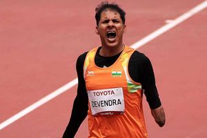 Paralympics 2020: 'నాన్న వల్లే ఇదంతా.. ఈ పతకం ఆయనకు అంకితమిస్తున్నా'