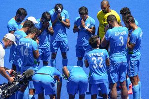 Tokyo 2020: ఏడ్చే టైమ్ లేదు.. కనీసం కాంస్యమైనా గెలవాలి.. హాకీ ఆటగాళ్ల భావోద్వేగం!