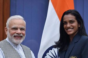 పీవీ సింధుకు కేంద్రమంత్రుల సన్మానం: ఒలింపిక్స్ అథ్లెట్లకు ప్రధాని మోడీ నుంచి అరుదైన ఆహ్వానం