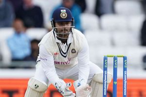 IND vs ENG:వికెట్ కీపర్‌గా నిబంధనలు అతిక్రమించిన రిషభ్ పంత్‌.. మందలించిన అంపైర్లు